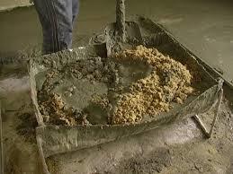 Фото замешивания бетона в корыте